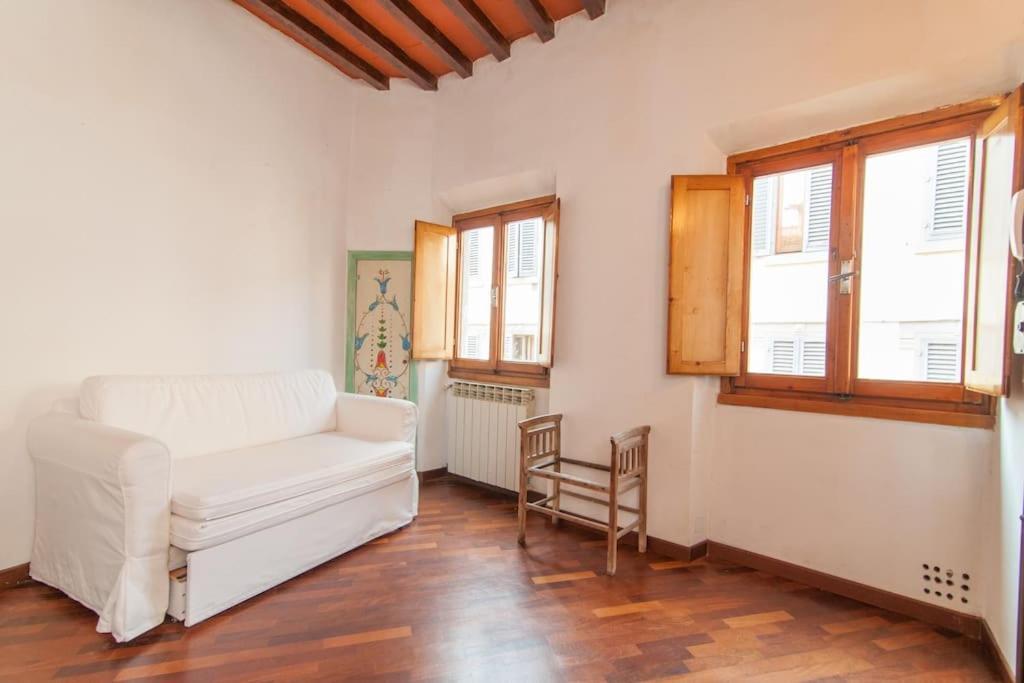 Romantic Apt In San Frediano Florence Exterior photo