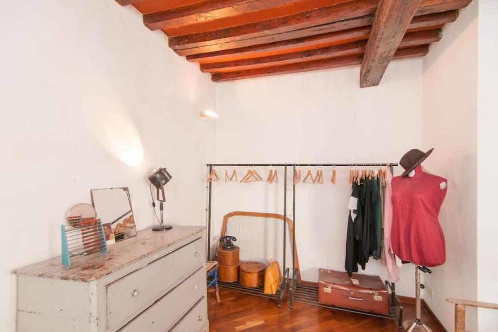 Romantic Apt In San Frediano Florence Exterior photo