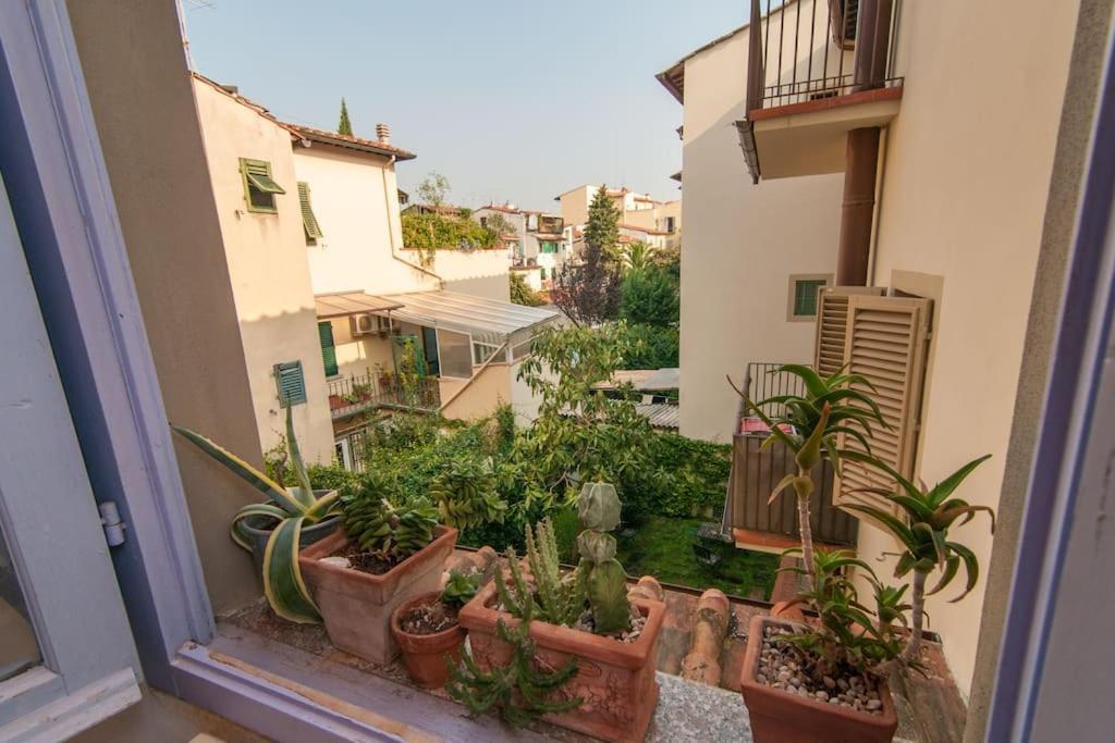 Romantic Apt In San Frediano Florence Exterior photo
