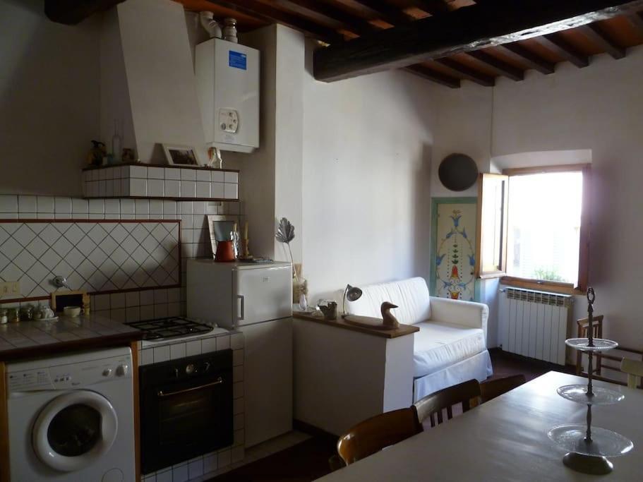 Romantic Apt In San Frediano Florence Exterior photo