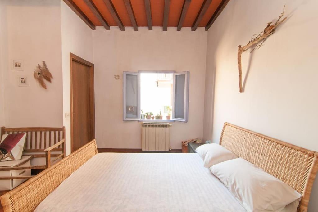 Romantic Apt In San Frediano Florence Exterior photo