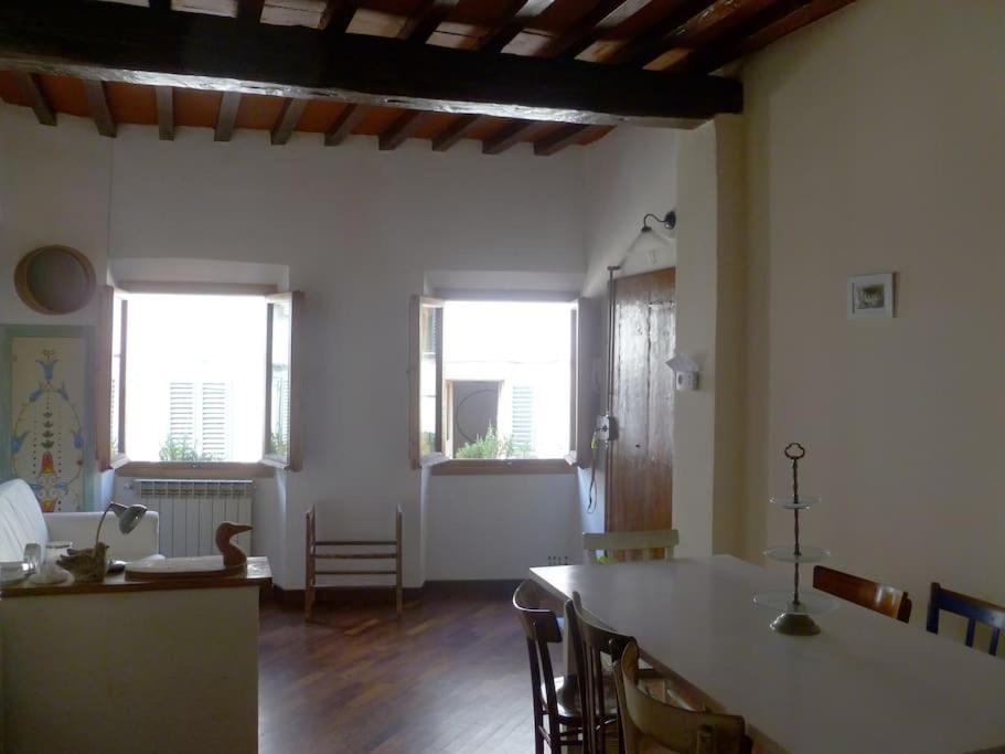 Romantic Apt In San Frediano Florence Exterior photo